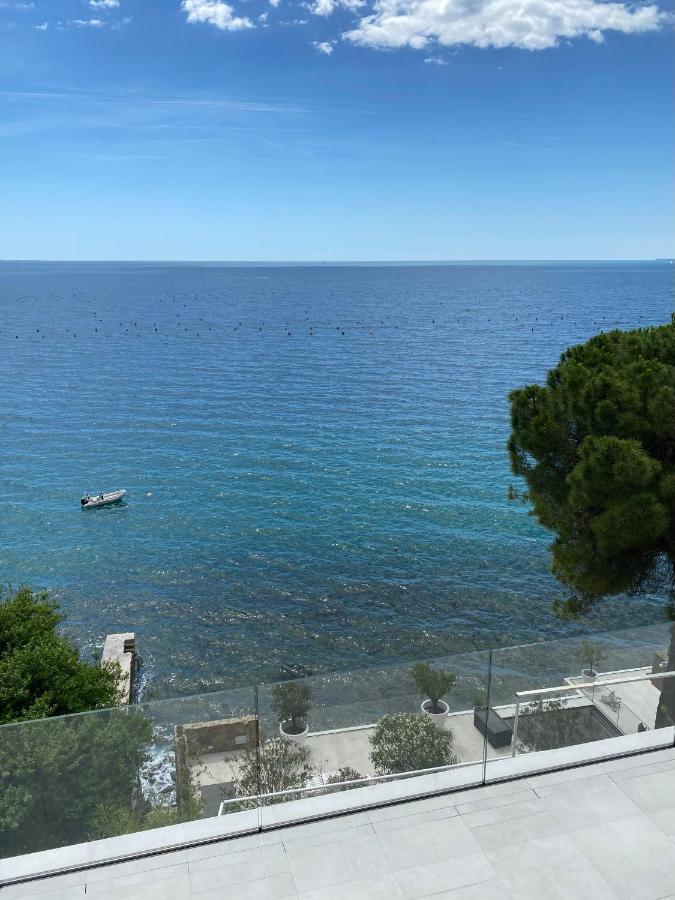 Seaside Resort Trieste Bagian luar foto