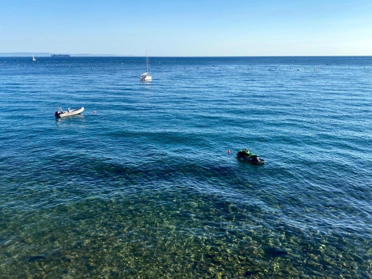 Seaside Resort Trieste Bagian luar foto